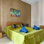 Tigne Seafront Apartments & Penthouse With Heated Jacuzzi Σλιέμα