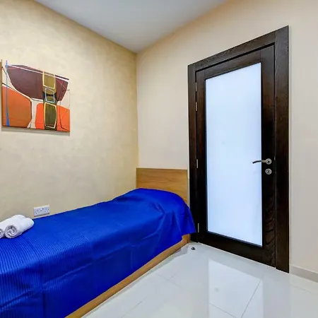Tigne Seafront Apartments & Penthouse With Heated Jacuzzi Apartman