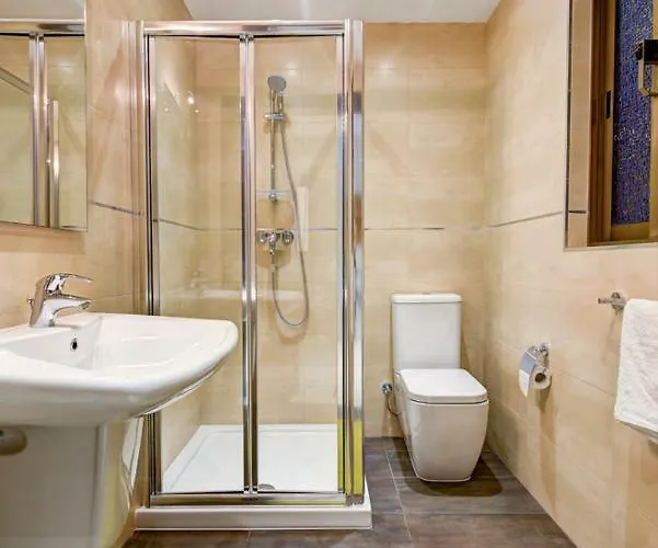 Tigne Luxury Seafront Apartments & Penthouse With Heated Jacuzzi Apartament